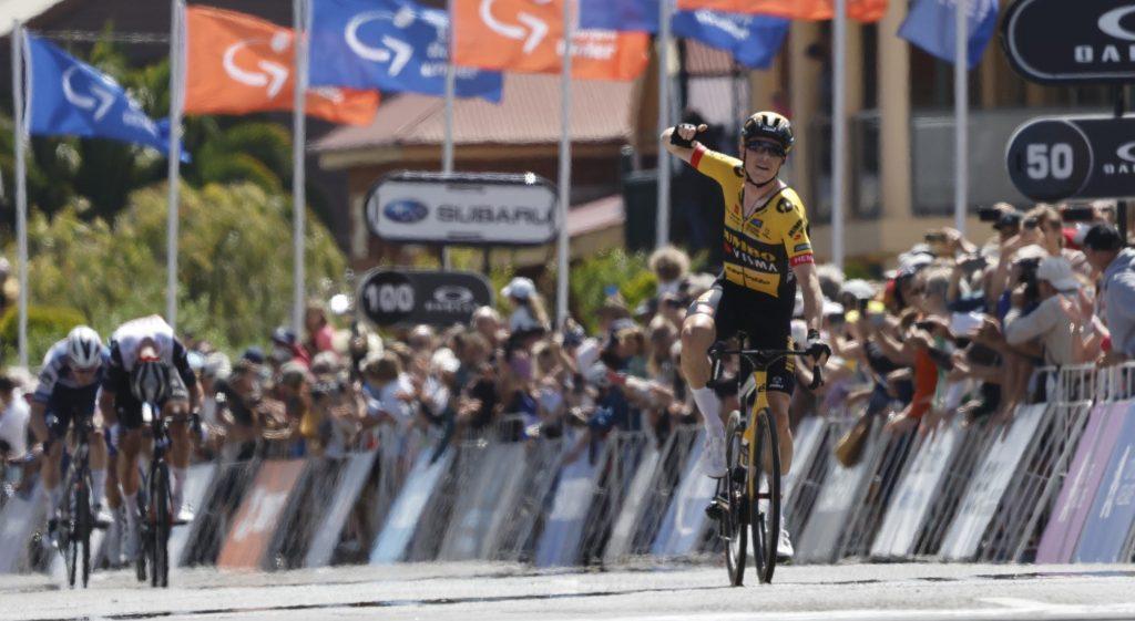 Rohan Dennis gana en casa en el Tour Down Under