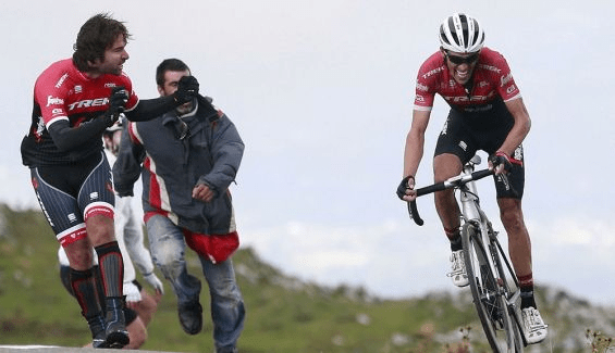 Alberto Contador ganando en el Angliru en 2017