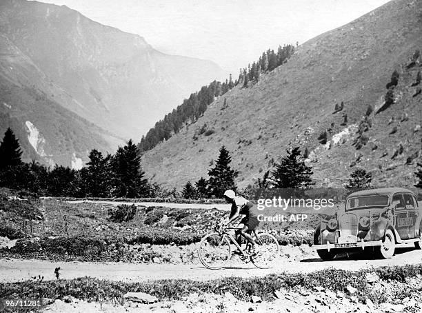  Julián Berrendero asciende el Tourmalet el 29 de julio de 1937, durante la 15ª etapa del Tour de Francia entre las localidades de Luchon y Pau AFP PHOTO (Photo credit should read -/AFP via Getty Images)