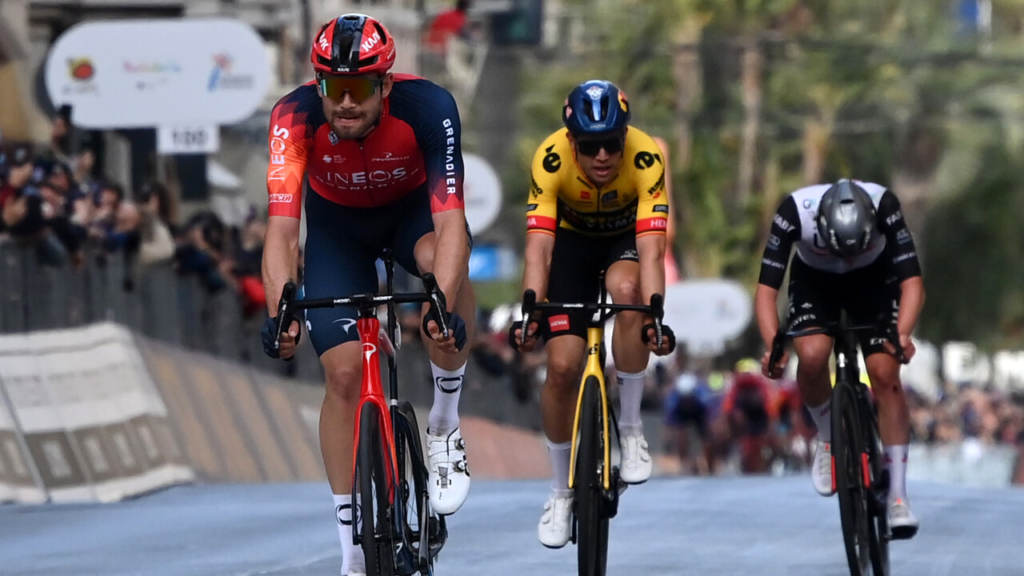 Pippo Ganna entrando a meta en Milan San Remo