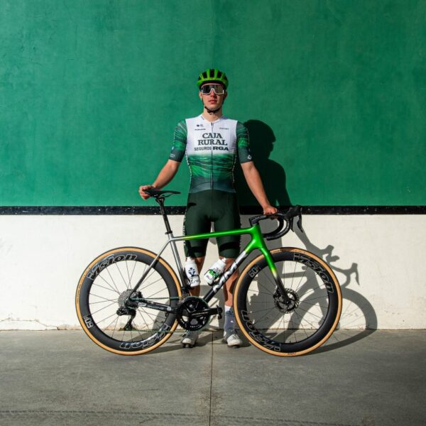 Caja Rural suena para el Tour 2026