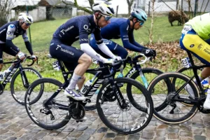 Adrià y Movistar Team en las clásicas