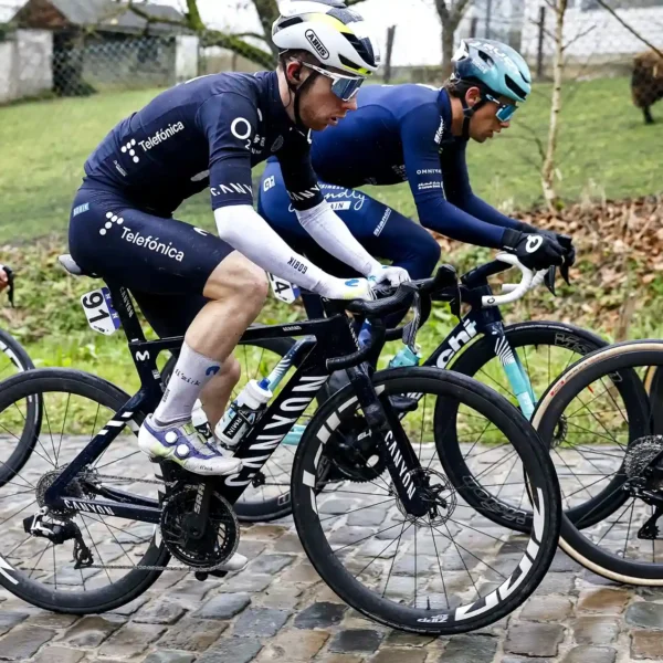 Movistar Team y su 2026 de clásicas. Pescador y Barrenetxea, los brotes verdes