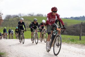 La cicloturista de Strade Bianche 2026 con barro como el mayor protagonista y muchas emociones en Siena