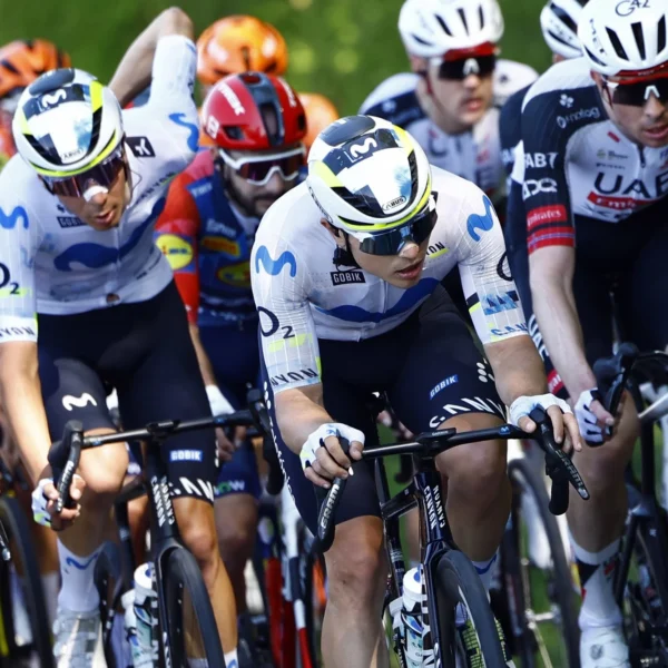 Movistar Team muestra garra en Flecha Valona. Adrià y la táctica preocupan.