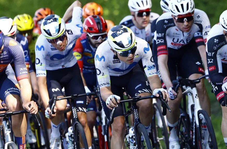 Movistar Team muestra garra en Flecha Valona. Adrià y la táctica preocupan.