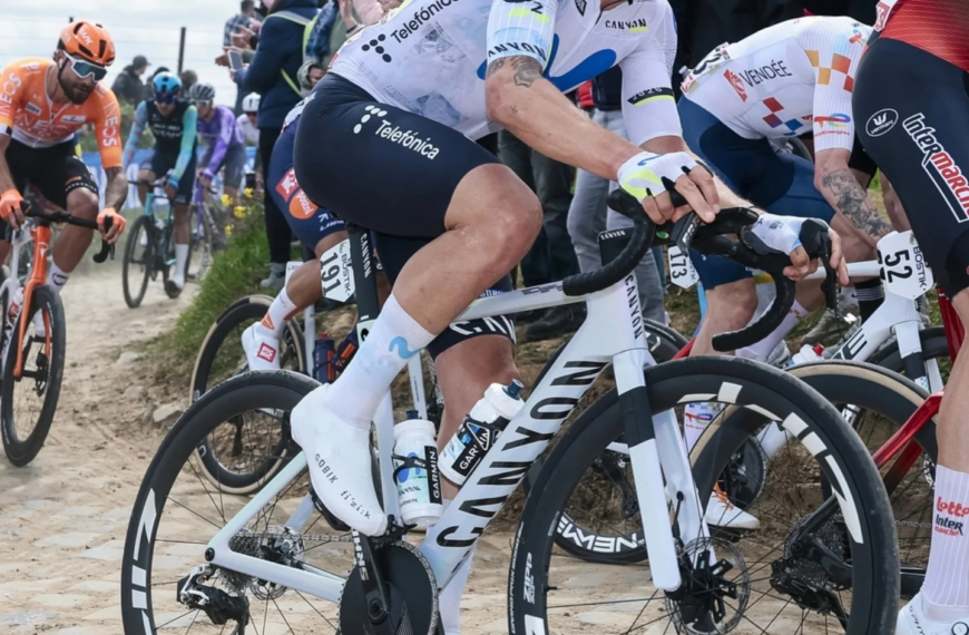 Movistar Team en las clásicas de adoquín