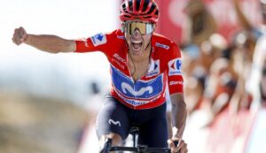 Enric Mas vence en La vuelta 26 en Aitana