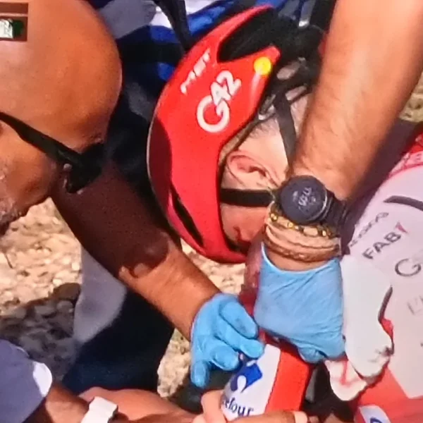 Pogacar caída La Vuelta 26